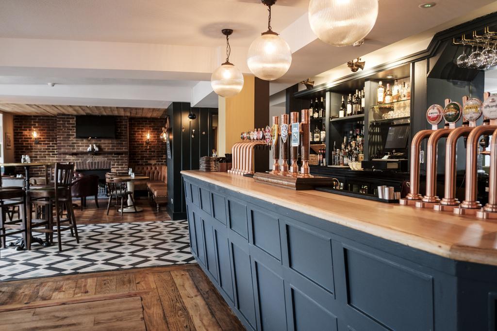 The Swan Hotel Staines-upon-Thames Exterior photo